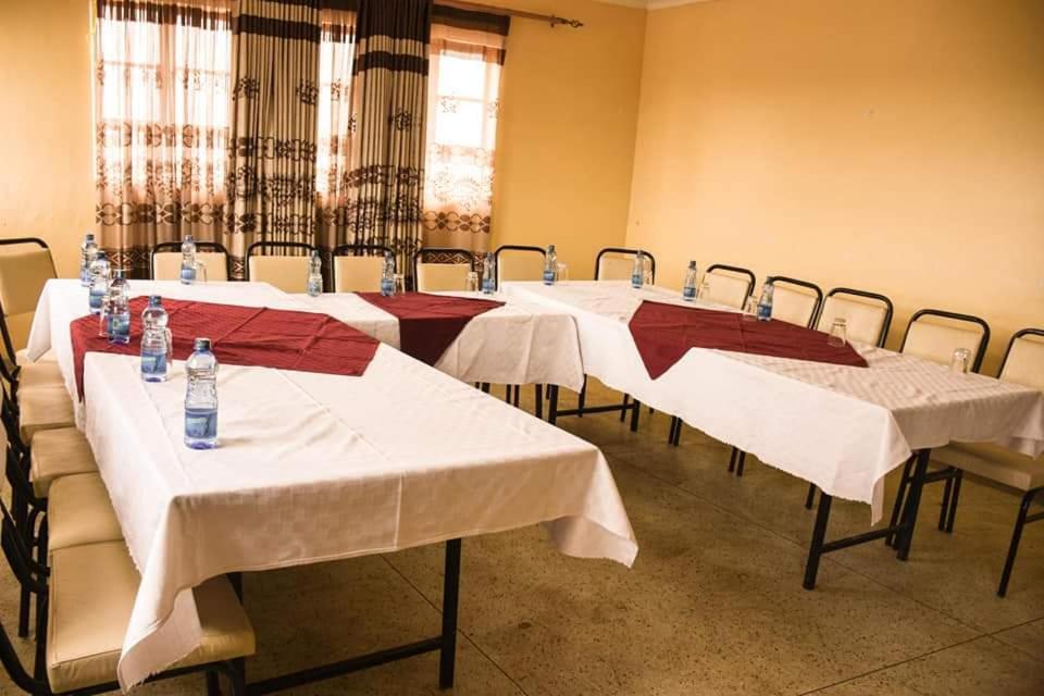 Mates Hotel Ναϊρόμπι Εξωτερικό φωτογραφία